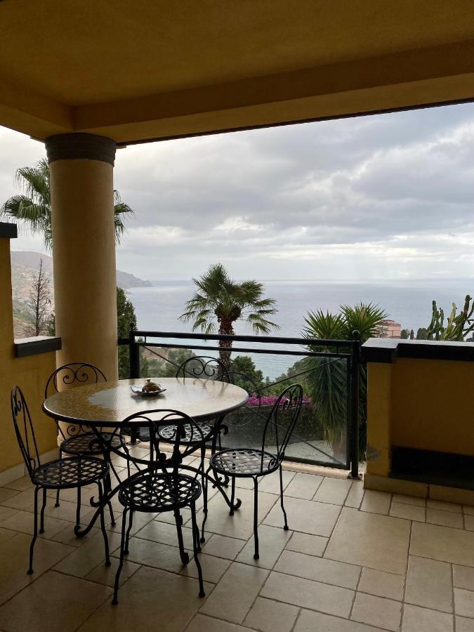 Taormina Bella Vista Apartment In Center With Pool By Taormina Holidays Екстер'єр фото